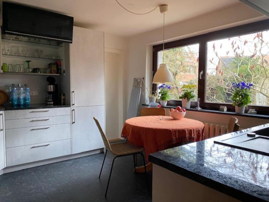 Geraeumiges 120M² Haus Mit Garten + Stellplatz Στράλσουντ Εξωτερικό φωτογραφία